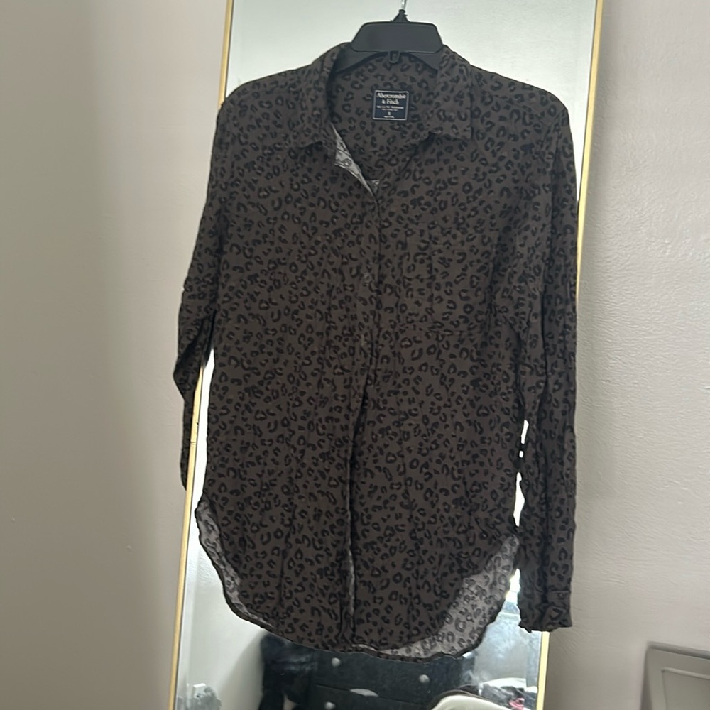 Abercrombie & fitch button up shirt cheetah print green